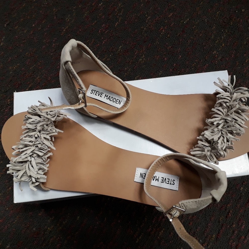 NEW!!! Steve Madden Flat Women Sandal